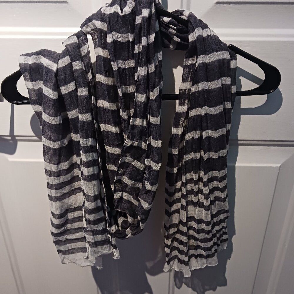 Striped sheer Scarf.
